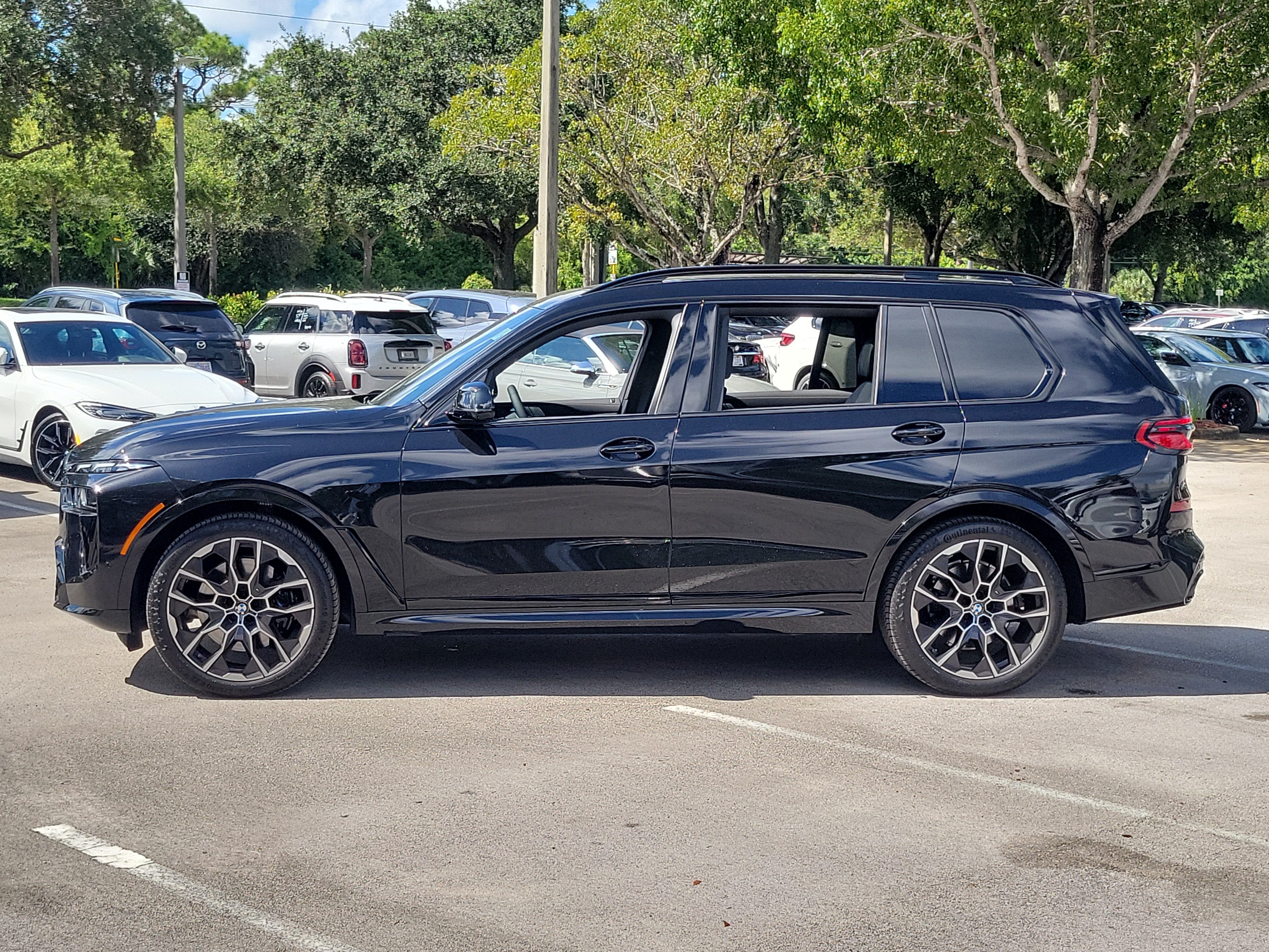 Used 2027 BMW X7 xDrive40i w/ M Sport Package AWD/4WD image 6