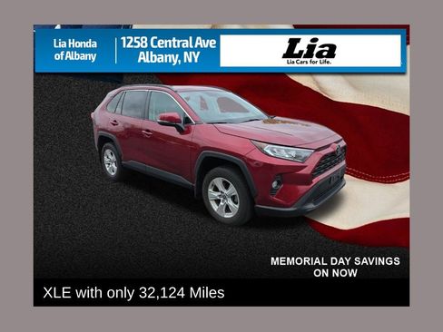 Used 2021 Toyota RAV4 XLE w/ Convenience Package AWD/4WD image 1
