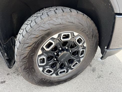Used 2022 GMC Sierra 3500 Denali w/ Denali Ultimate Package AWD/4WD image 14