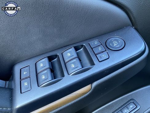 Used 2020 GMC Yukon Denali w/ Denali Premium Package image 29