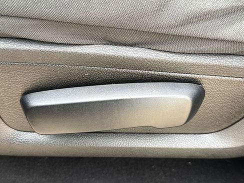 Used 2021 RAM 1500 Classic SLT RWD image 21