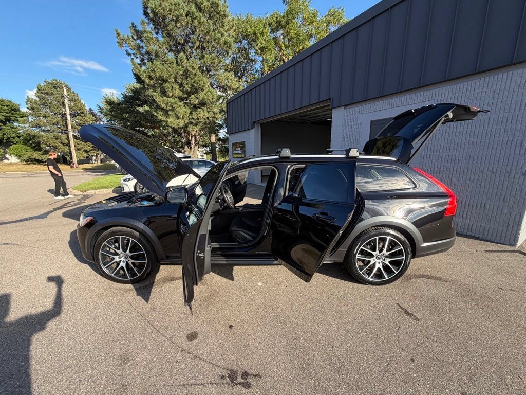 Used 2020 Volvo V90 T6 Cross Country w/ Protection Package Premier AWD/4WD image 42