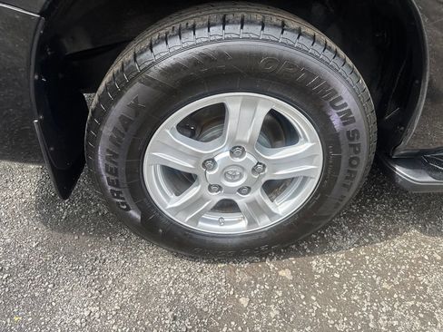 Used 2012 Toyota Sequoia SR5 AWD/4WD image 24
