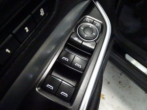 Used 2019 Cadillac XT4 Premium Luxury image 10