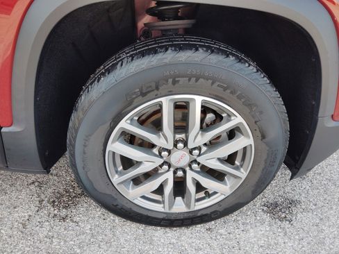 Used 2019 GMC Acadia SLE image 10