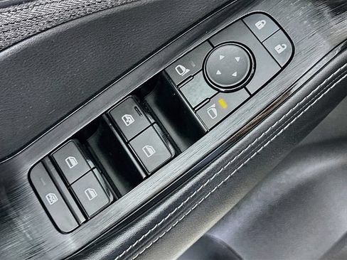 Used 2023 Nissan Rogue SV FWD image 18