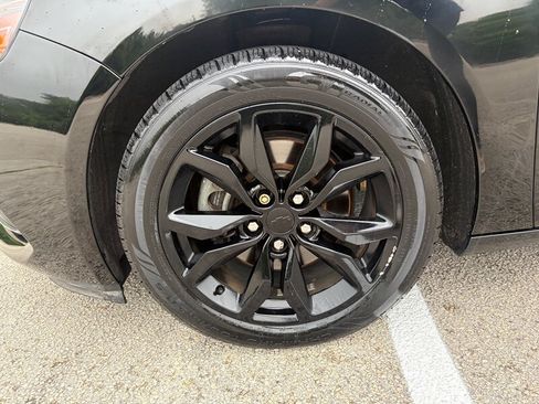 Used 2017 Chevrolet Impala LT FWD image 27
