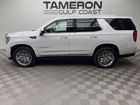 Used 2023 GMC Yukon Denali AWD/4WD image 2