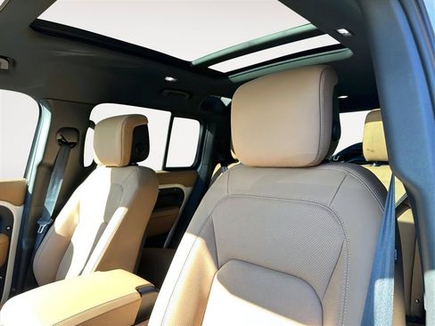 New 2026 Land Rover Defender 110 X-Dynamic SE image 11