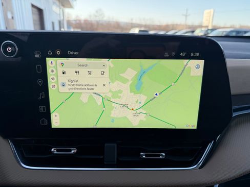 Used 2025 Chevrolet Equinox ACTIV w/ Safety and Technology Package image 26