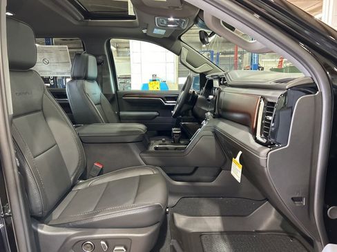 New 2026 GMC Sierra 1500 Denali w/ Technology Package AWD/4WD image 44