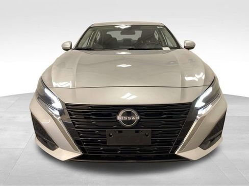 Used 2023 Nissan Altima 2.5 SV image 7