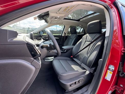 New 2025 Buick Envision Avenir image 5