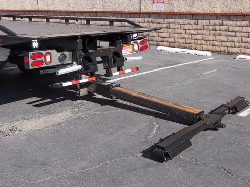 Used 2023 Ford F650 2WD Regular Cab Super Duty image 11