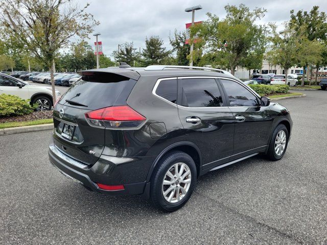 Used 2017 Nissan Rogue SV FWD image 2