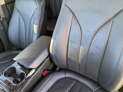 Used 2022 Lincoln Nautilus Reserve image 16