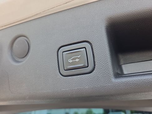 Used 2022 Chevrolet Equinox RS FWD image 13