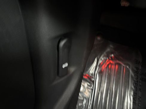 Used 2024 Nissan Pathfinder Platinum w/ Cargo Package image 46