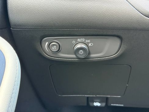 Used 2024 Buick Encore GX Preferred w/ Comfort Package FWD image 12