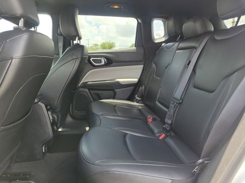 Used 2025 Jeep Compass Limited AWD/4WD image 16