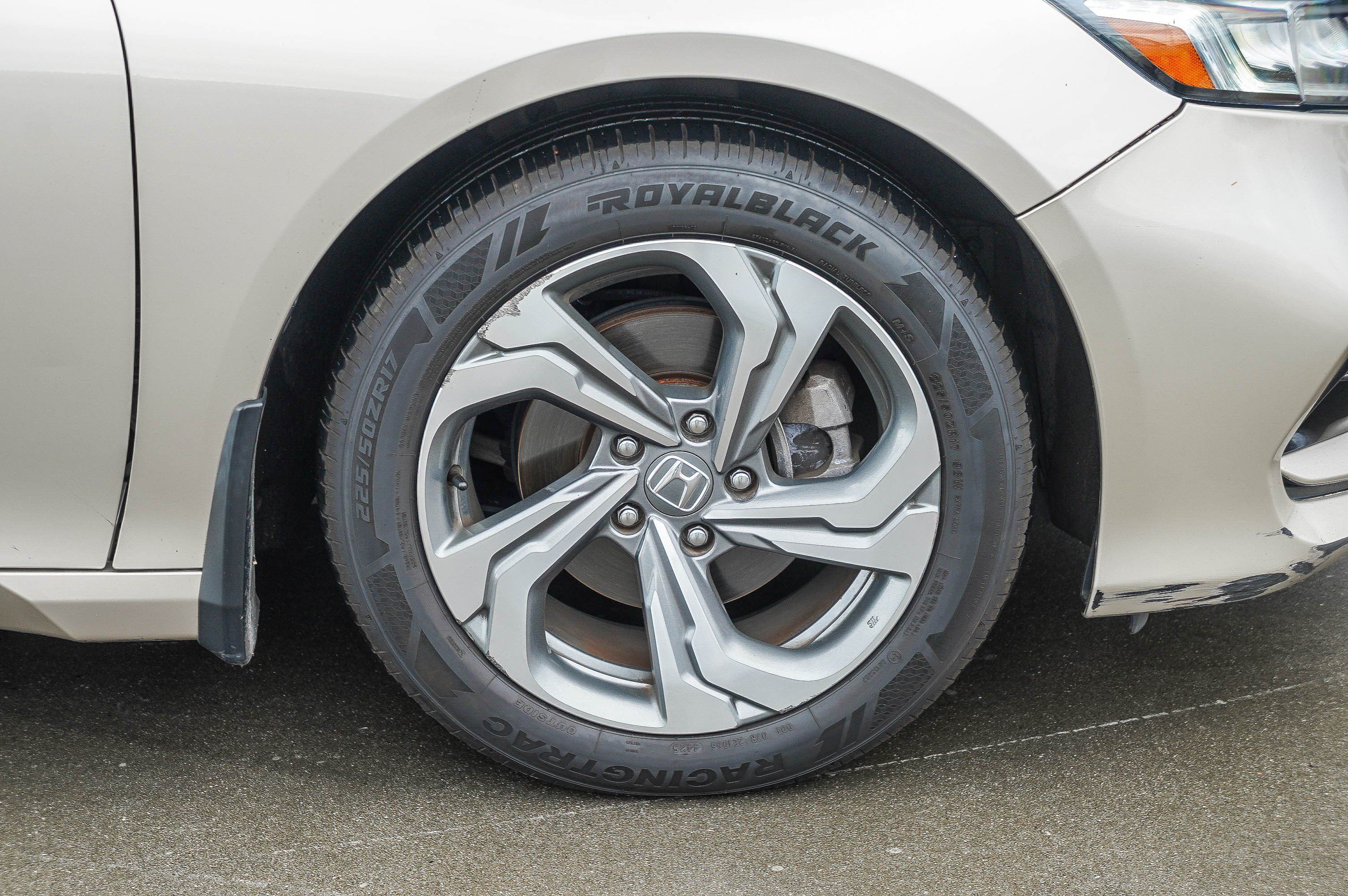 Used 2018 Honda Accord EX image 11