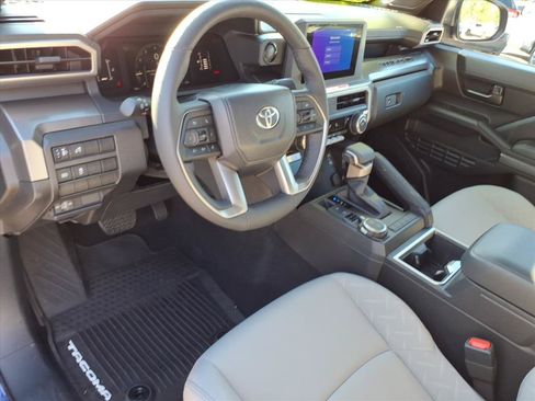 Used 2024 Toyota Tacoma SR5 AWD/4WD image 6