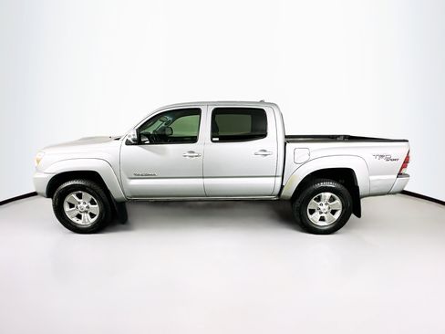 Used 2013 Toyota Tacoma PreRunner w/ TRD Sport Pkg image 4