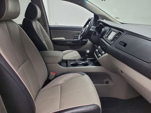 Used 2019 Kia Sedona EX FWD image 21