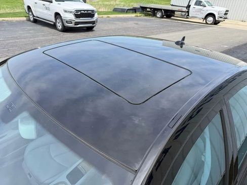 Used 2009 Mercedes-Benz E 350 4MATIC Sedan image 11