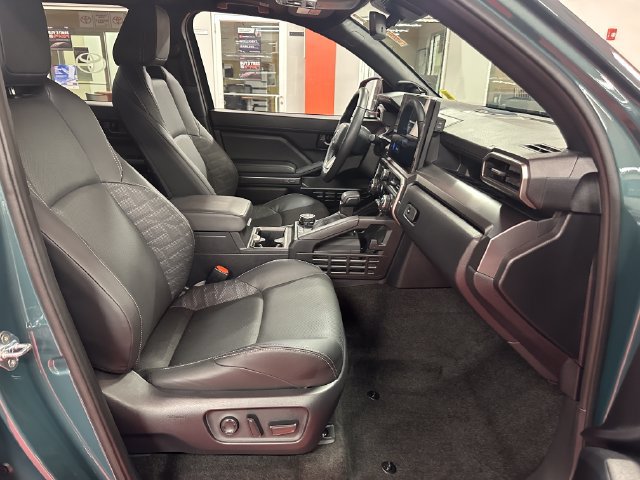Certified 2026 Toyota 4Runner TRD Off-Road Premium AWD/4WD image 16
