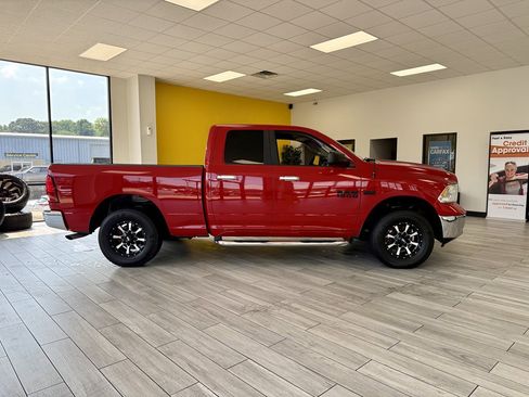 Used 2017 RAM 1500 Classic SLT RWD image 5