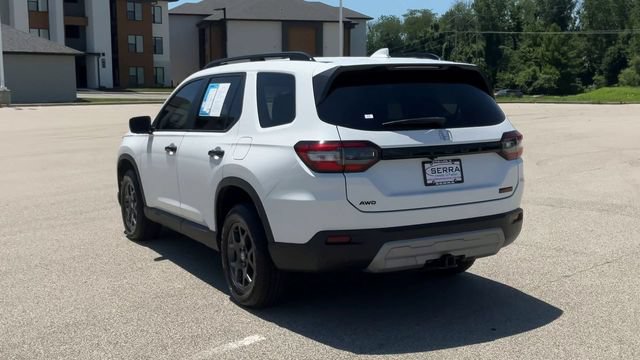 Used 2025 Honda Pilot TrailSport image 7