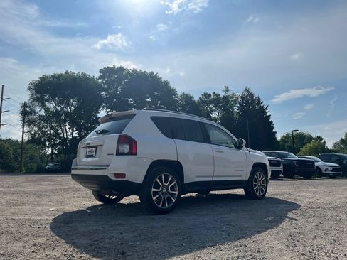 Used 2014 Jeep Compass Limited w/ Sun/Sound Group AWD/4WD image 9