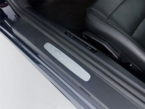 Certified 2022 Porsche 718 Cayman w/ Premium Package image 9