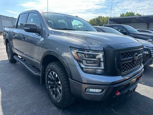 Used 2020 Nissan Titan PRO-4X w/ Pro-4x Convenience Package AWD/4WD image 2