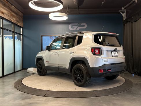 Used 2017 Jeep Renegade Trailhawk w/ Premium Trailhawk Package image 5