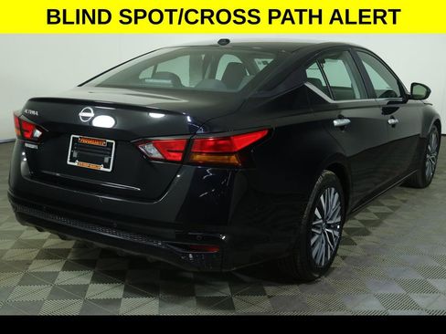 Used 2025 Nissan Altima 2.5 SV image 9