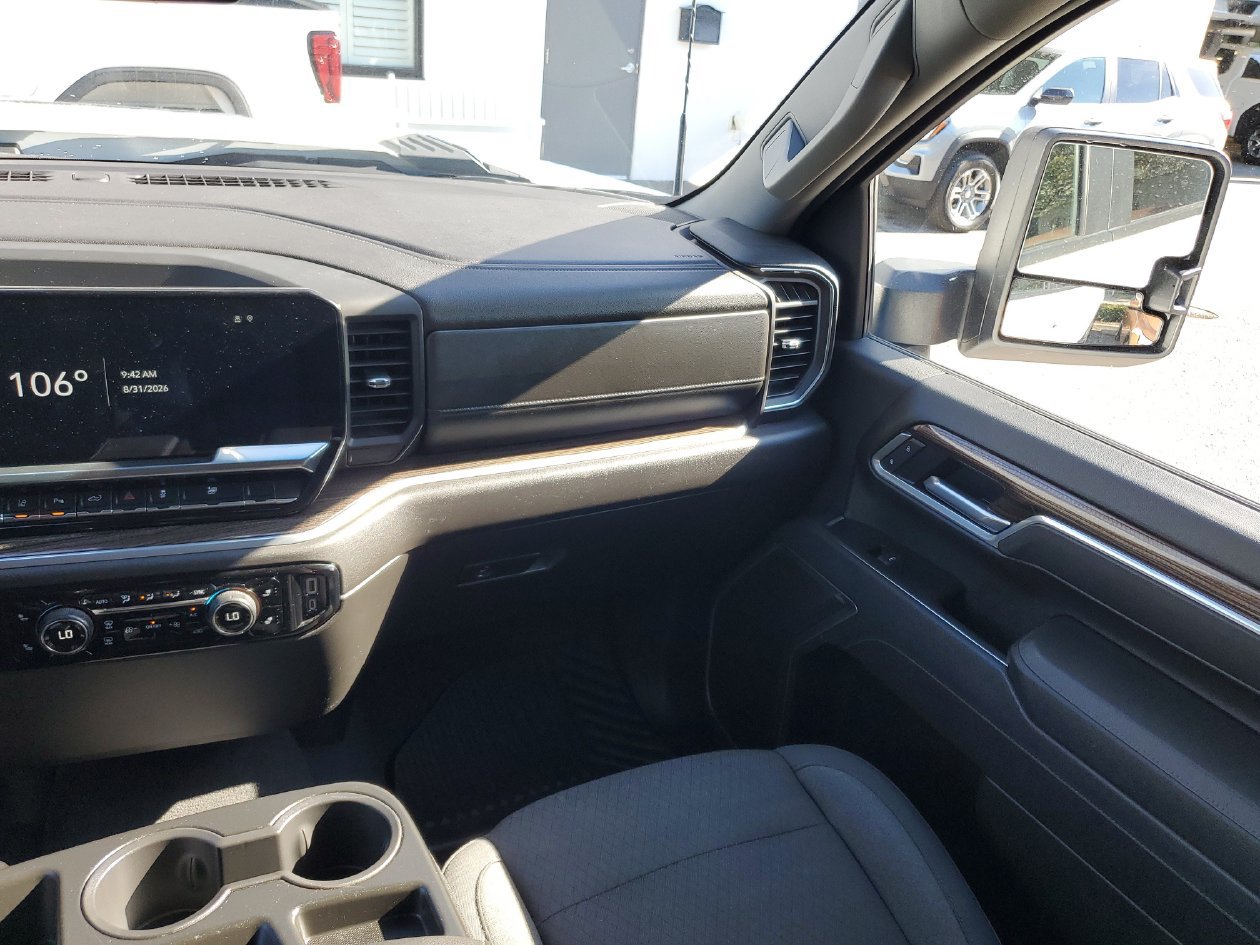 Used 2025 Chevrolet Silverado 3500 LT w/ Safety Package AWD/4WD image 16