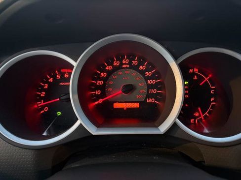 Used 2011 Toyota Tacoma PreRunner w/ SR5 Pkg #2 w/JBL Audio image 4