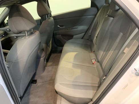 Used 2025 Hyundai Elantra SEL image 41