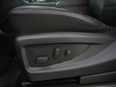 Used 2018 GMC Yukon XL Denali w/ Open Road Package image 28