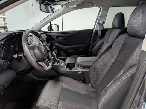 Used 2025 Subaru Outback Premium image 3