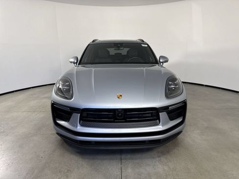 Certified 2026 Porsche Macan AWD/4WD image 10