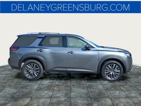 Used 2025 Nissan Pathfinder SL w/ SL Premium Package AWD/4WD image 2