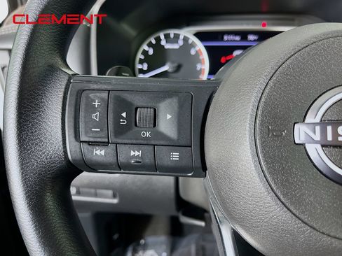 Used 2023 Nissan Rogue S AWD/4WD image 14