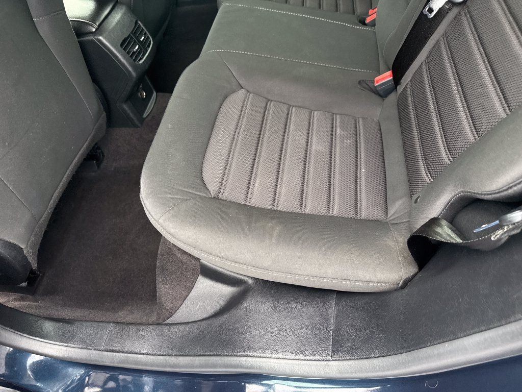 Used 2020 Ford Fusion SE FWD image 17