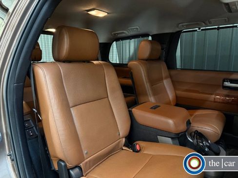 Used 2018 Toyota Sequoia Platinum w/ Carpet Mat Package image 14