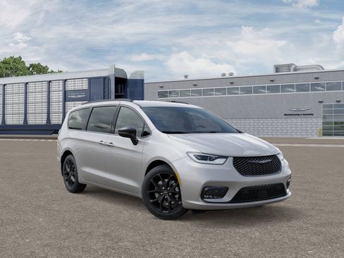 New 2026 Chrysler Pacifica Select image 5