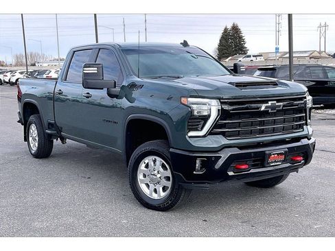 Used 2025 Chevrolet Silverado 2500 LT w/ Trail Boss Package image 2