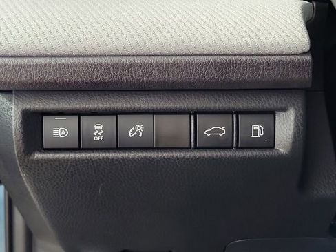 Used 2025 Toyota Camry SE FWD image 23